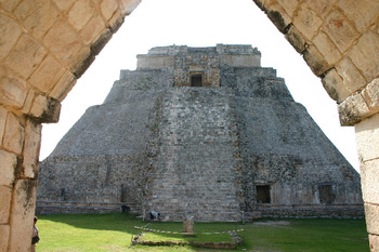 Uxmal1036.jpg