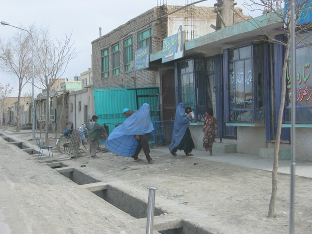 http://www.itonaika.com/column/images/03_04%20Kabul0011_R.jpg