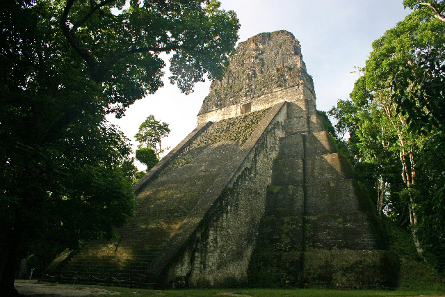 http://www.itonaika.com/column/images/14Tikal2004.jpg