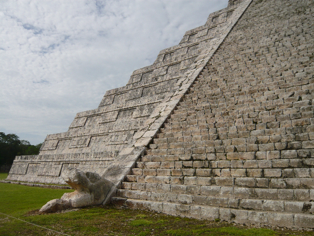 http://www.itonaika.com/column/images/Chichen_Itza104.jpg