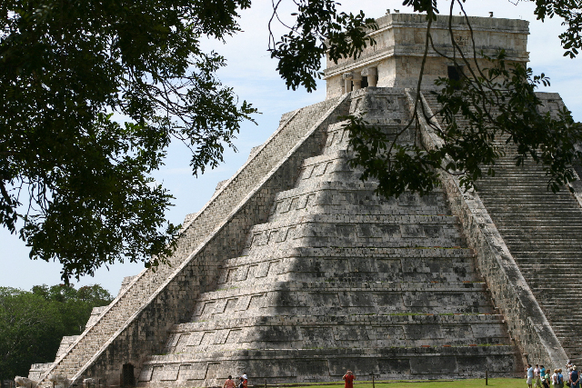 http://www.itonaika.com/column/images/Chichen_Itza128.jpg