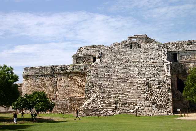 http://www.itonaika.com/column/images/Chichen_Itza223.jpg