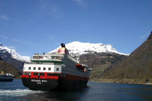 http://www.itonaika.com/column/images/Geiranger02.jpg