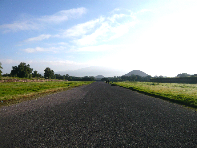 http://www.itonaika.com/column/images/Teotihuacan001.jpg