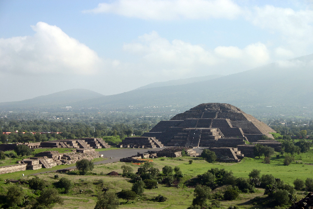 http://www.itonaika.com/column/images/Teotihuacan204.jpg