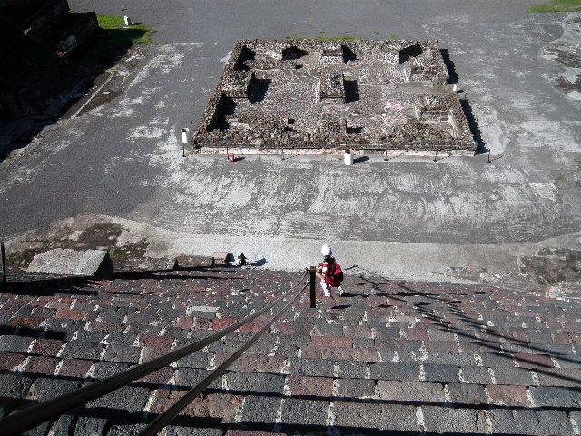 http://www.itonaika.com/column/images/Teotihuacan225.jpg