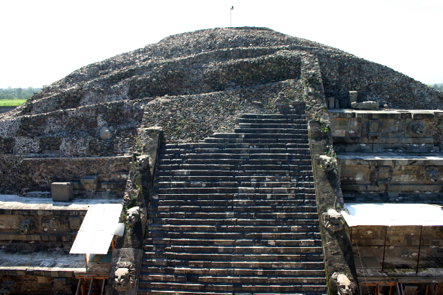 http://www.itonaika.com/column/images/Teotihuacan415.jpg