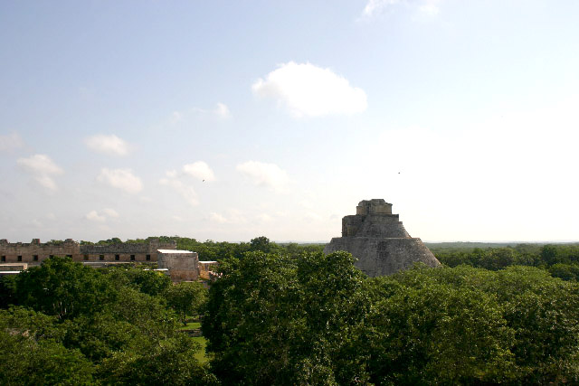 http://www.itonaika.com/column/images/Uxmal1052b.jpg