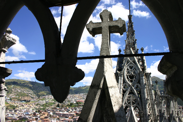 http://www.itonaika.com/column/images/quito1010.jpg