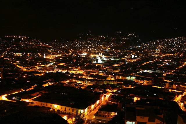 http://www.itonaika.com/column/images/quito2010.jpg