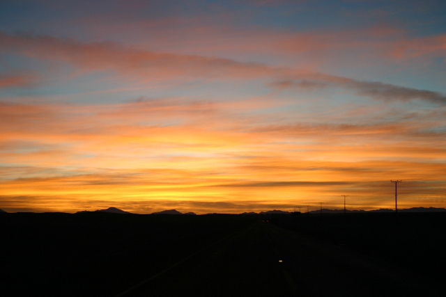 http://www.itonaika.com/column/images/uyuni1004.jpg