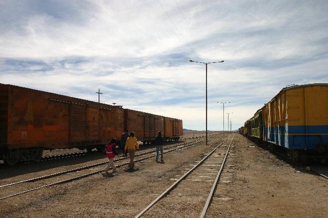 http://www.itonaika.com/column/images/uyuni1058.jpg