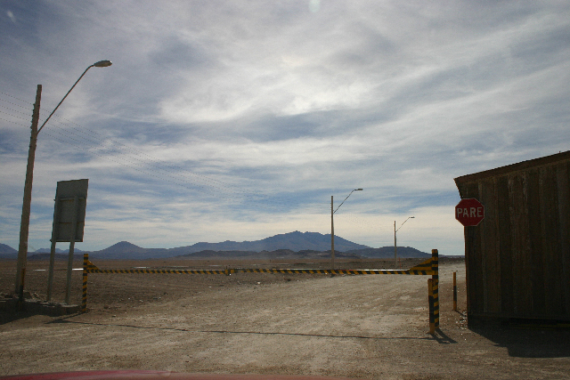 http://www.itonaika.com/column/images/uyuni1066.jpg