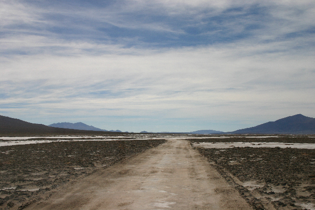 http://www.itonaika.com/column/images/uyuni1070.jpg