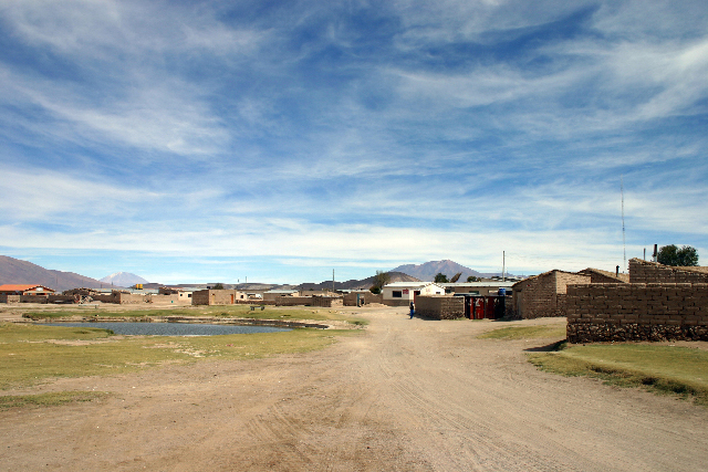 http://www.itonaika.com/column/images/uyuni1086.jpg