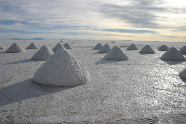 http://www.itonaika.com/column/images/uyuni1304.jpg